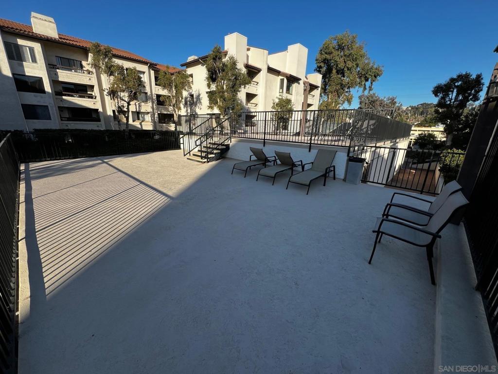 5705 Friars Rd 22