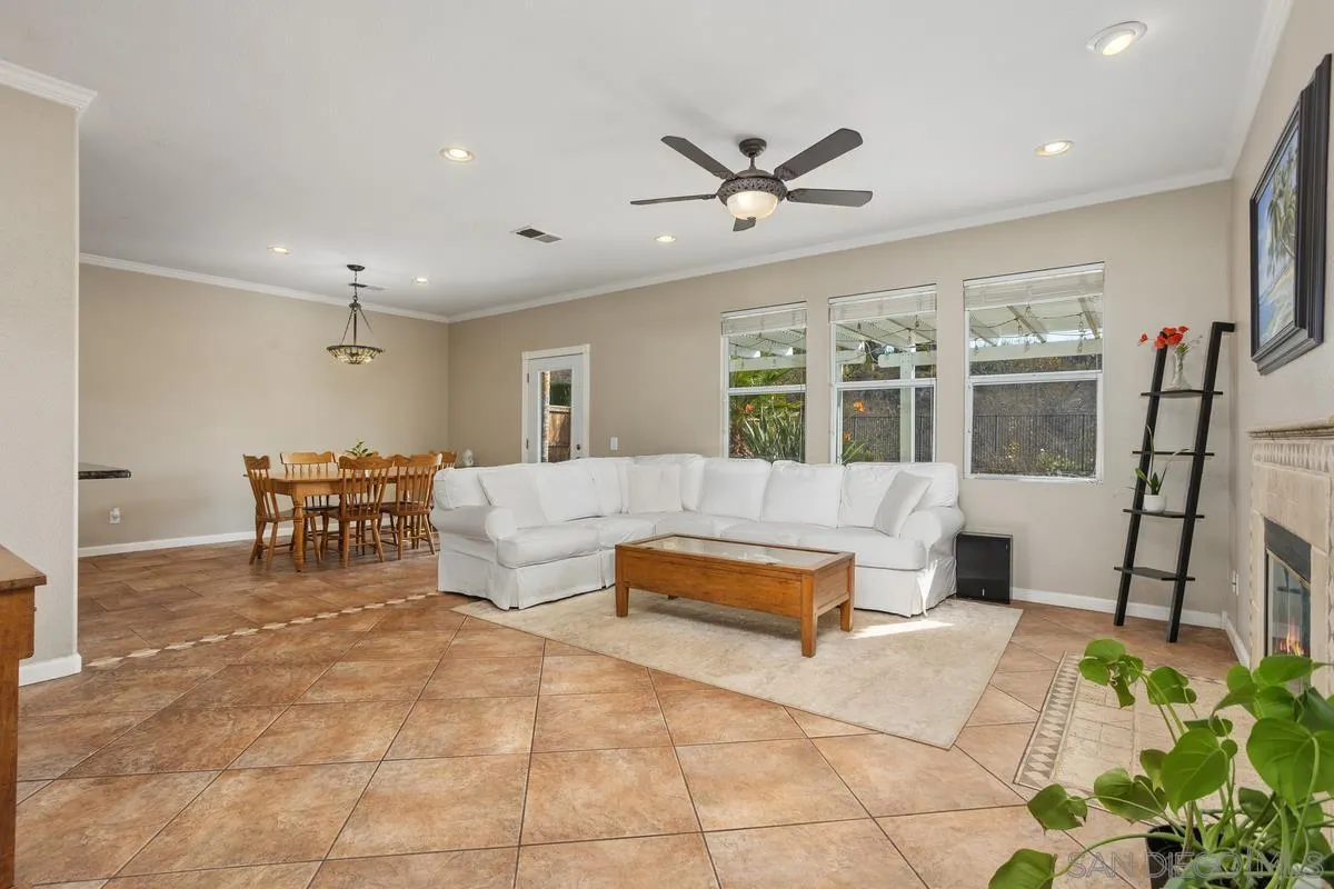 5461 Parrolette Ct