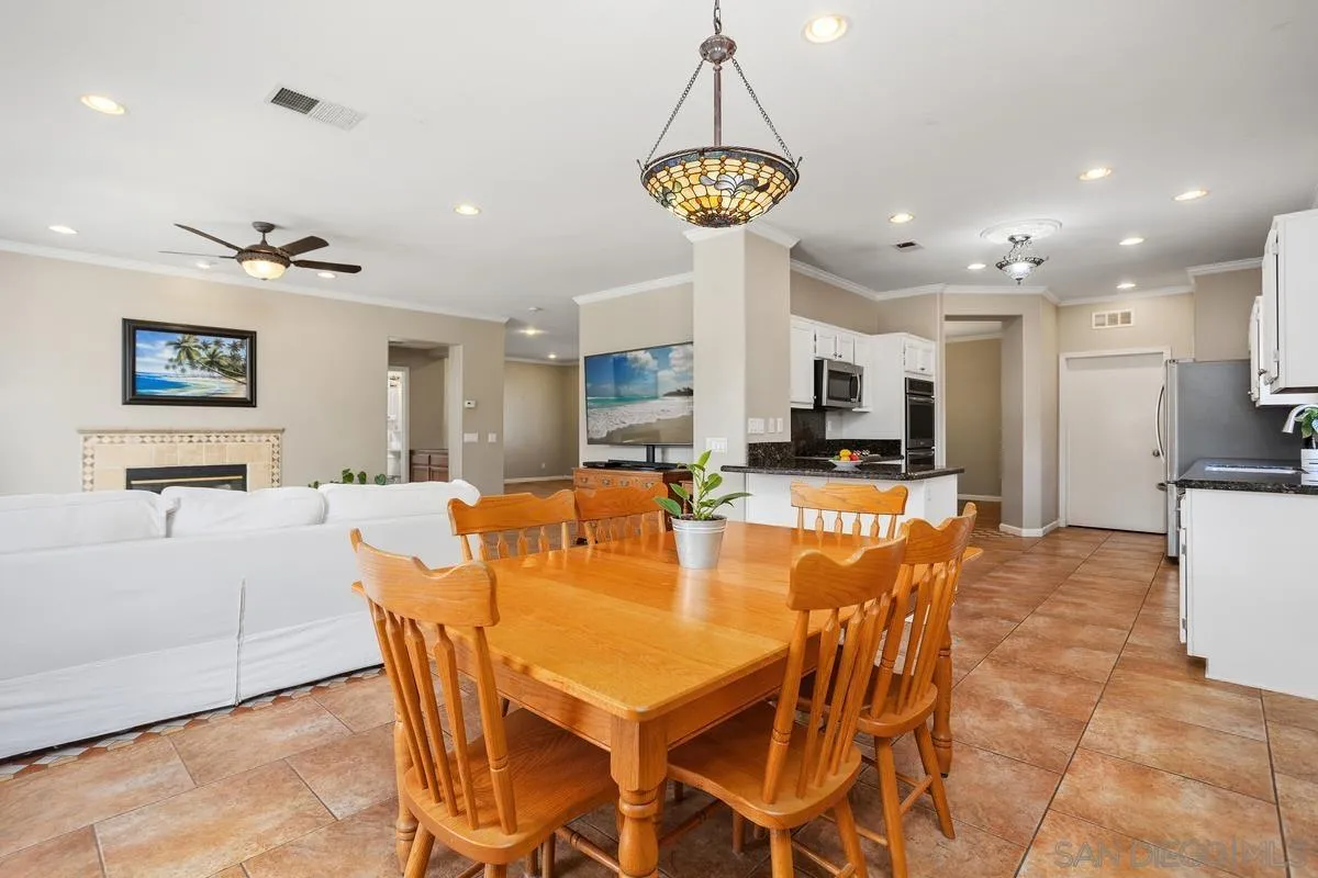 5461 Parrolette Ct