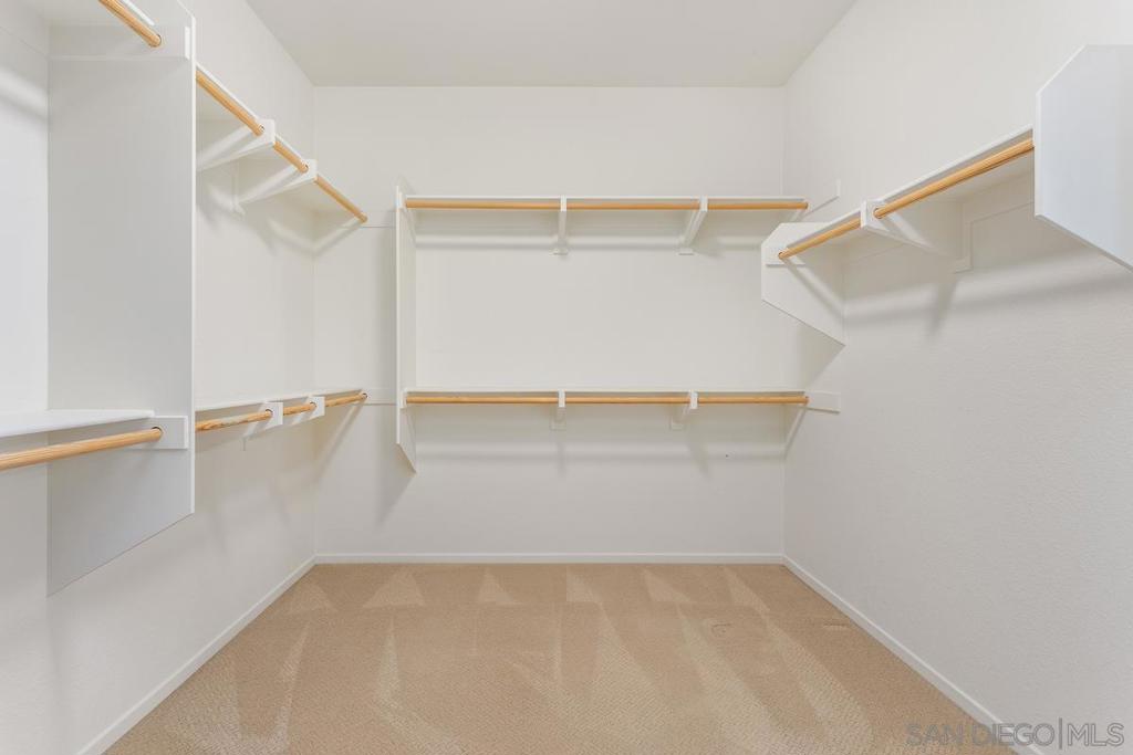 1083 Vista Pointe Blvd