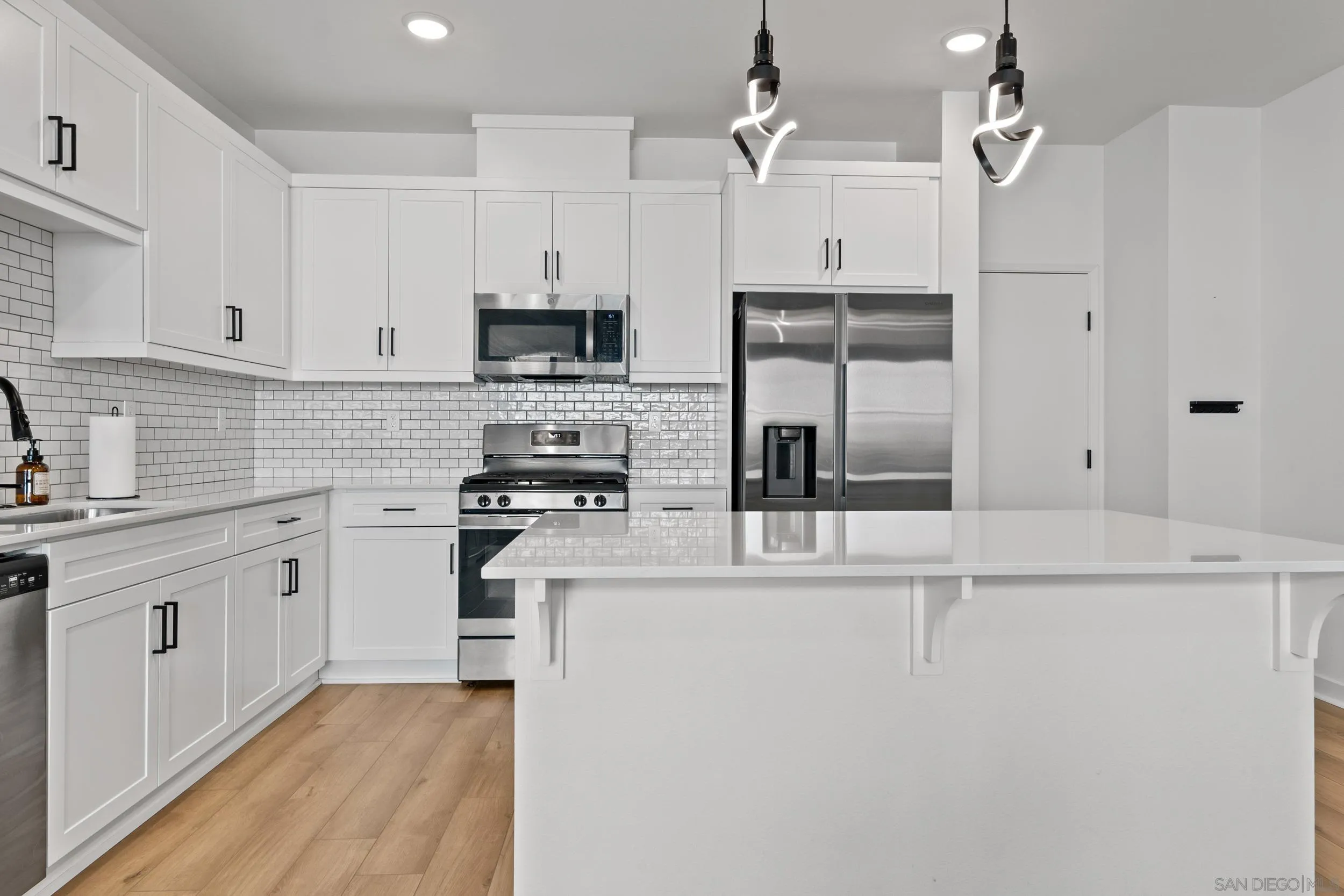 316 Zest Ln