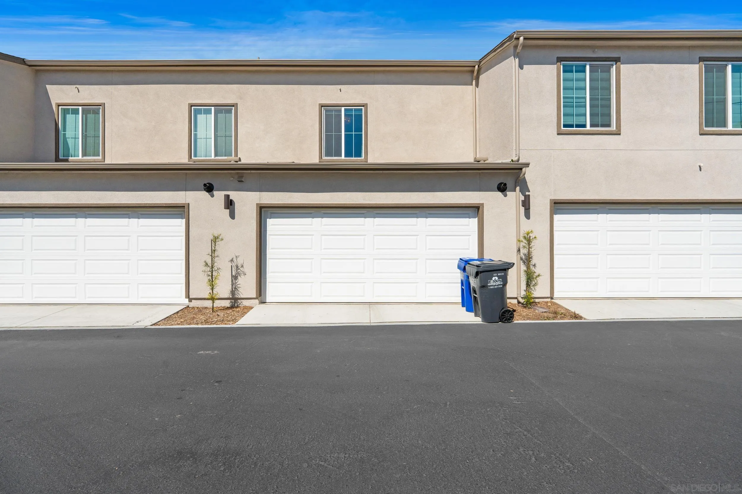 316 Zest Ln
