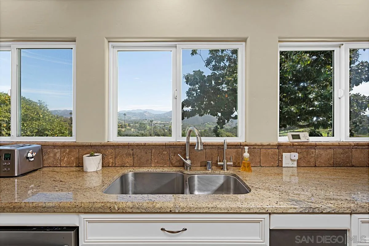 1188 Sierra Bonita