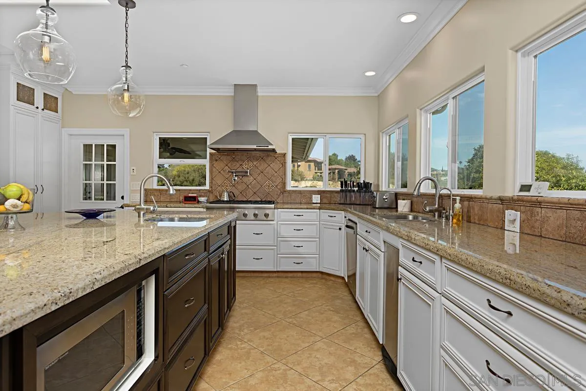 1188 Sierra Bonita