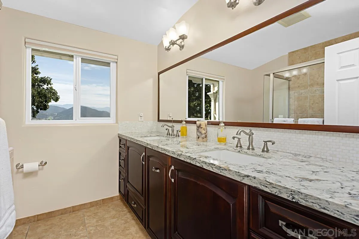 1188 Sierra Bonita