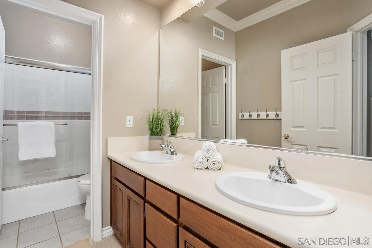 3146 Larkwood Ct