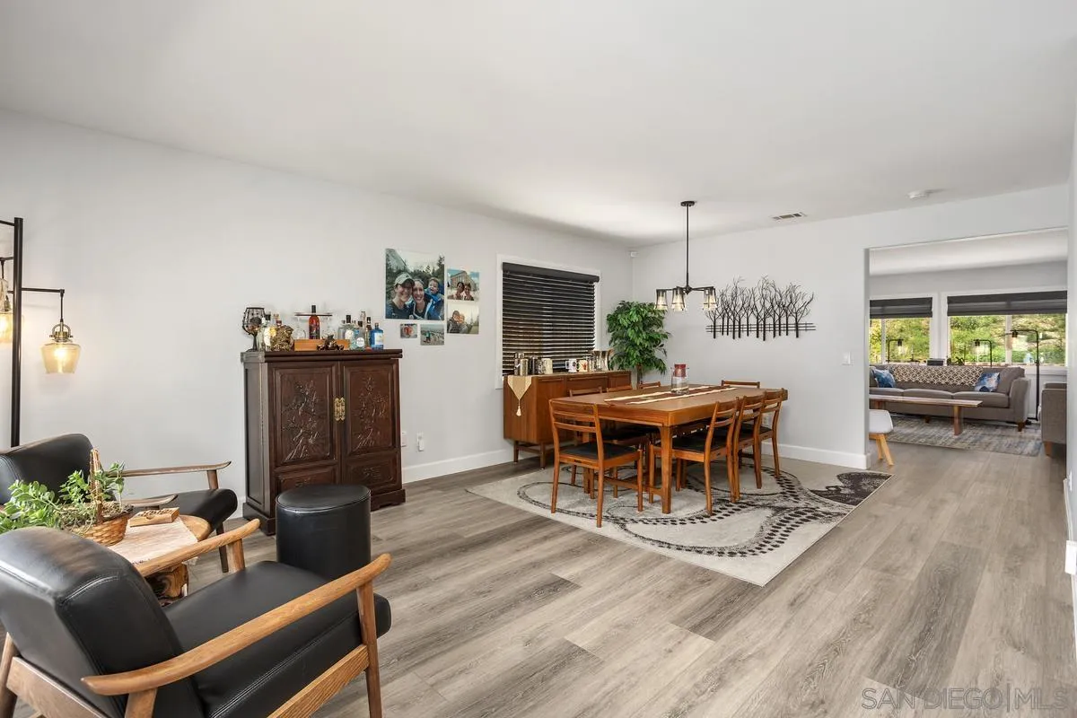 991 Manteca Dr
