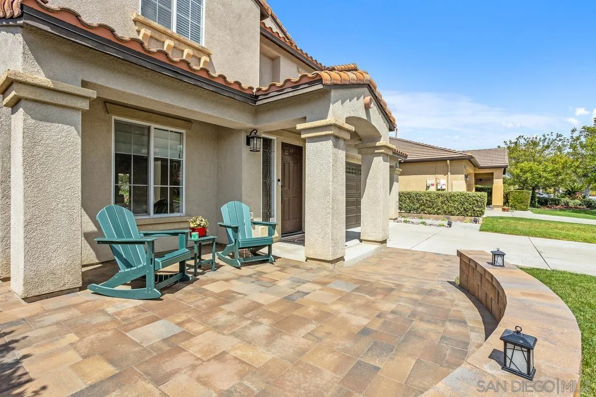 991 Manteca Dr