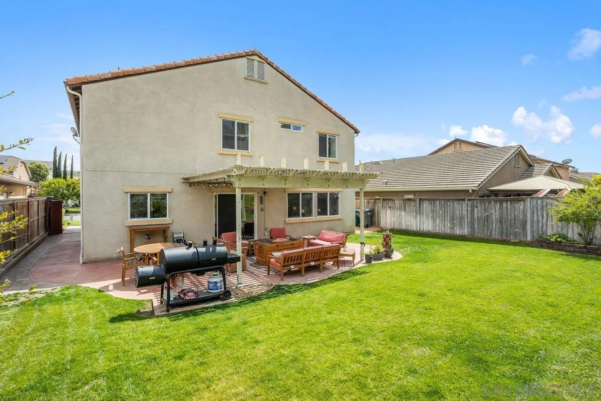 991 Manteca Dr