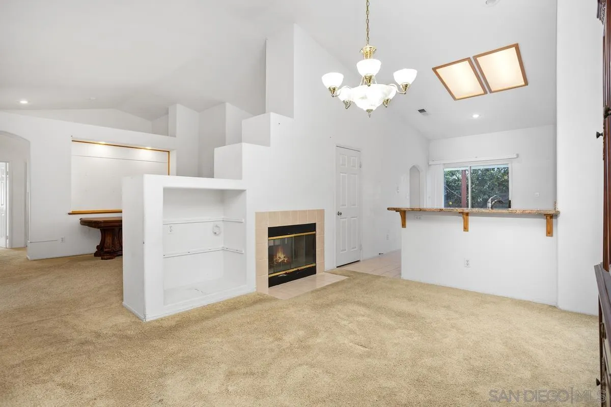 183 Plumosa St