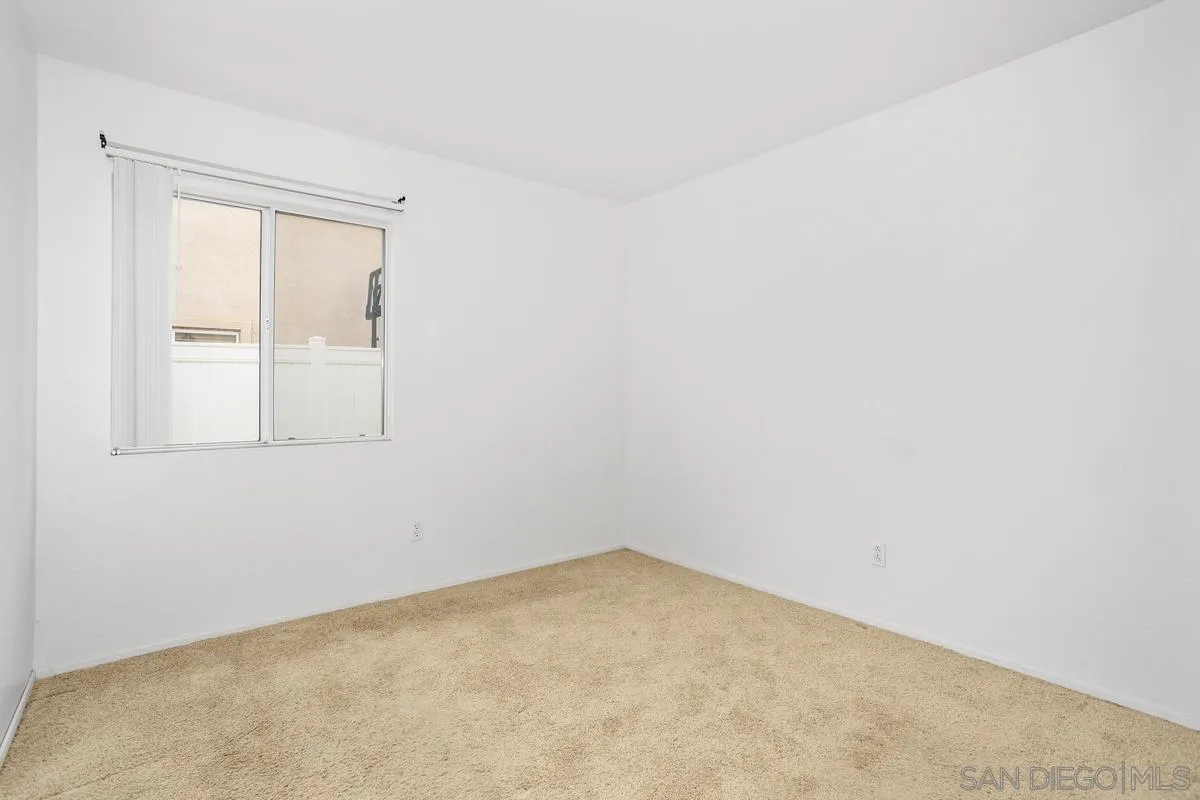 183 Plumosa St
