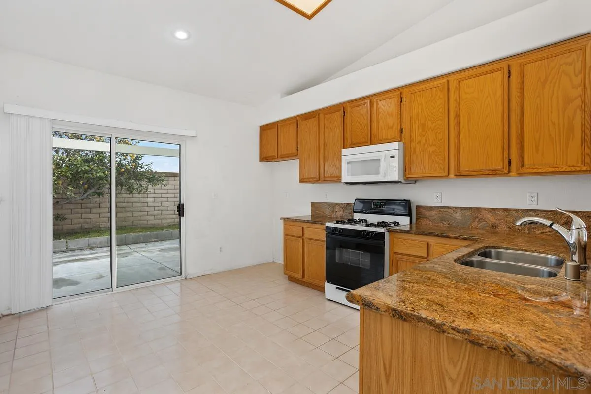 183 Plumosa St