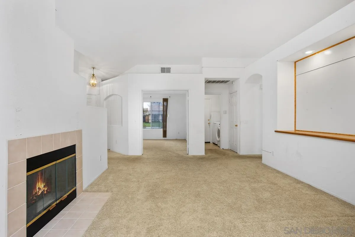 183 Plumosa St