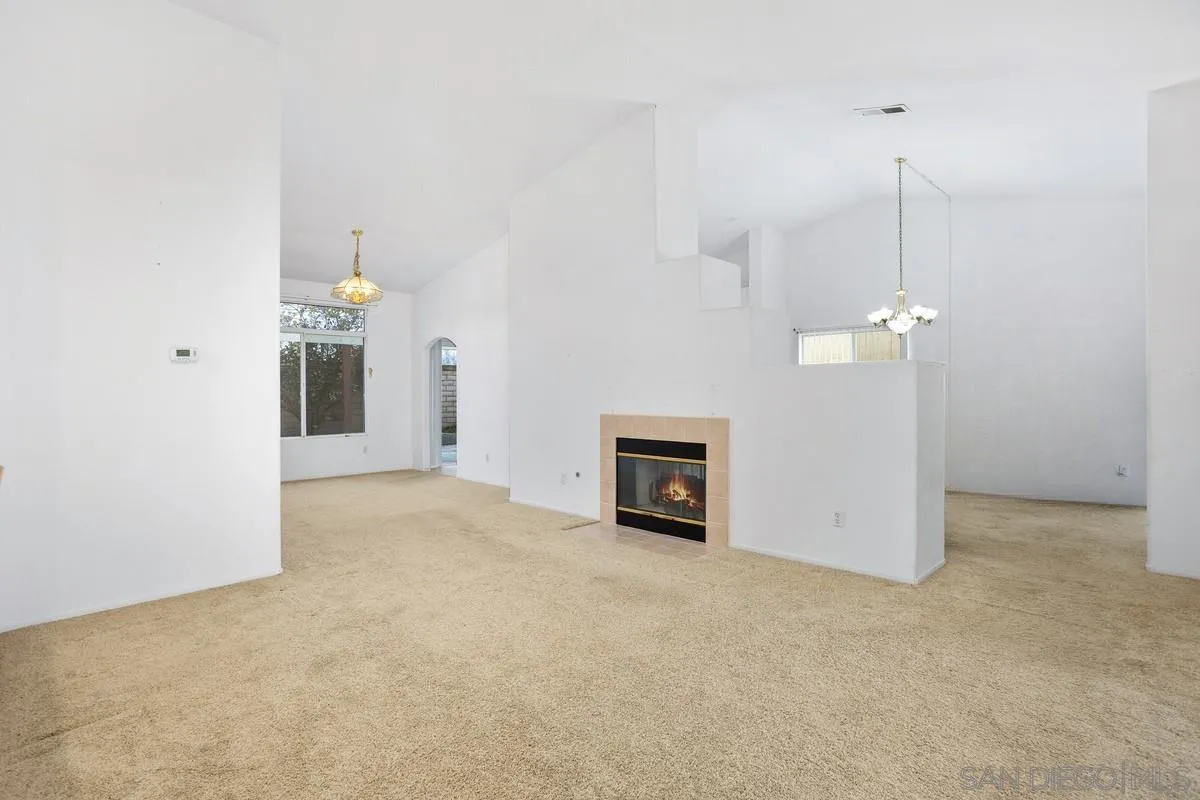 183 Plumosa St