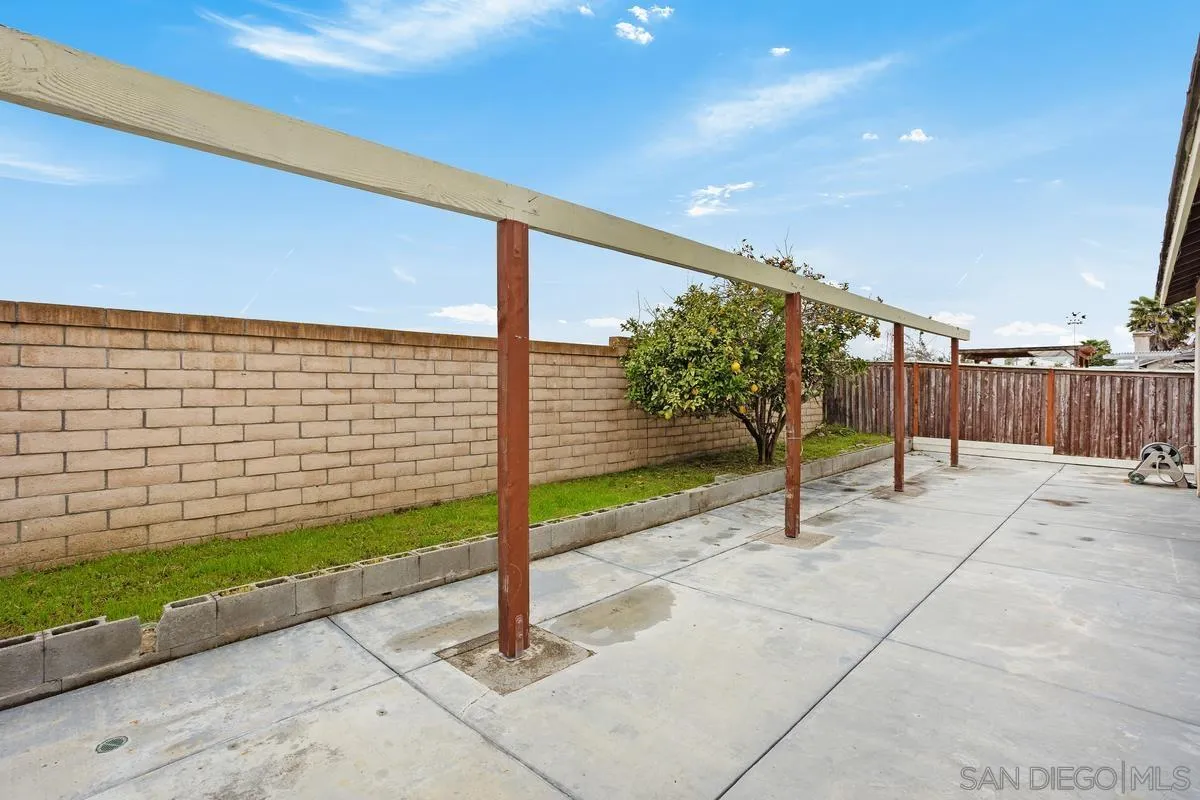 183 Plumosa St