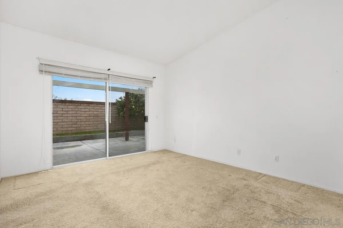 183 Plumosa St