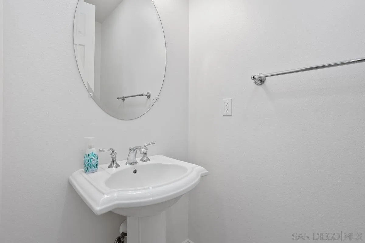 1129 Village Dr