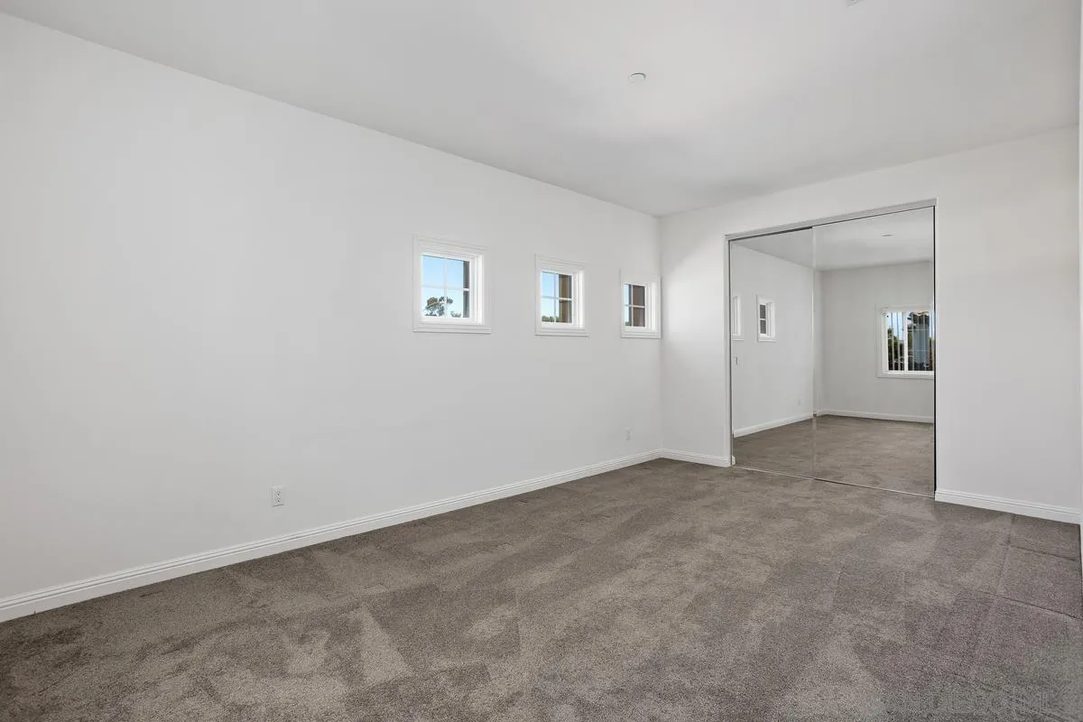 1129 Village Dr