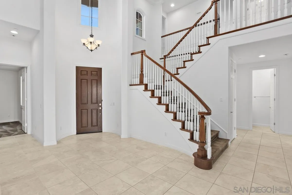 1129 Village Dr
