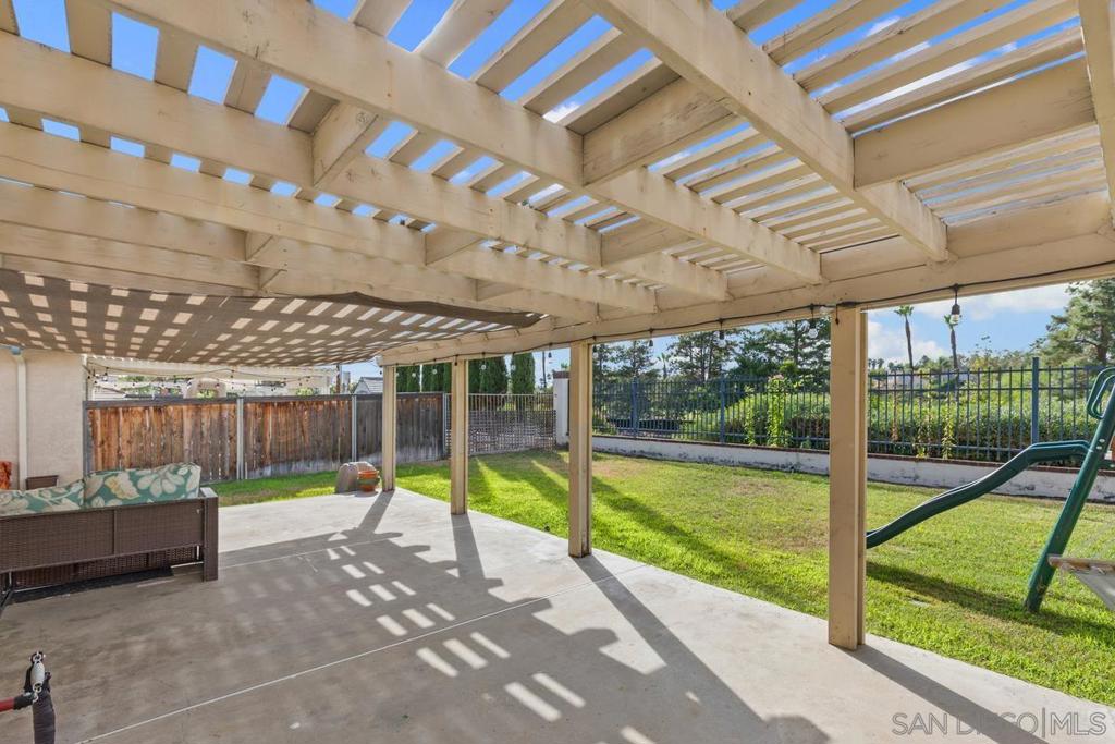 41459 Avenida De La Reina