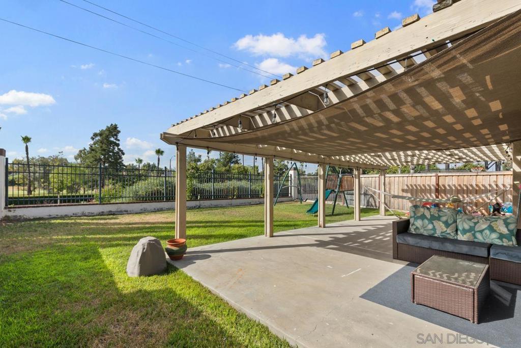 41459 Avenida De La Reina