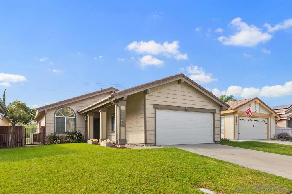 41459 Avenida De La Reina