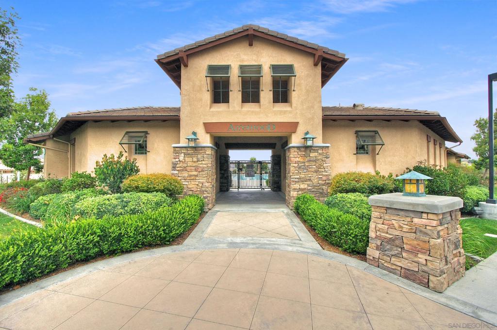1104 Parkview Dr