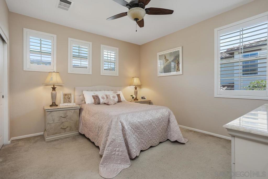 1079 Vista Pointe Blvd