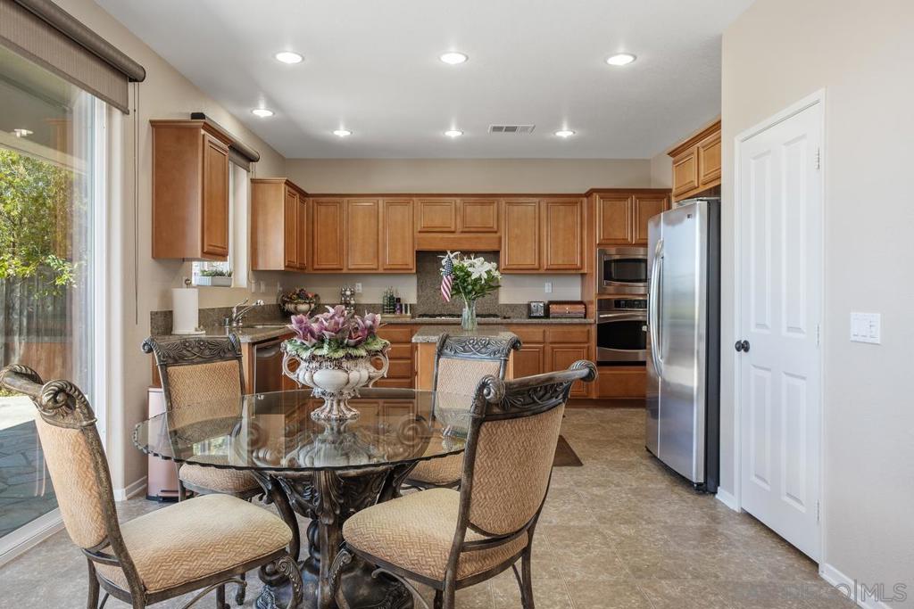 1079 Vista Pointe Blvd