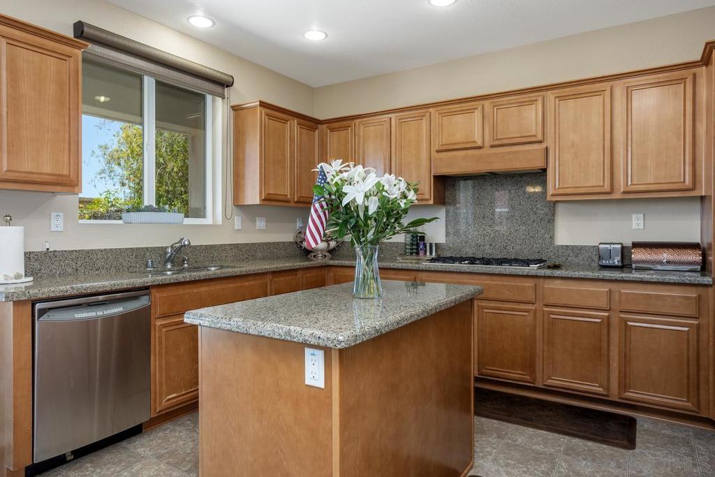 1079 Vista Pointe Blvd