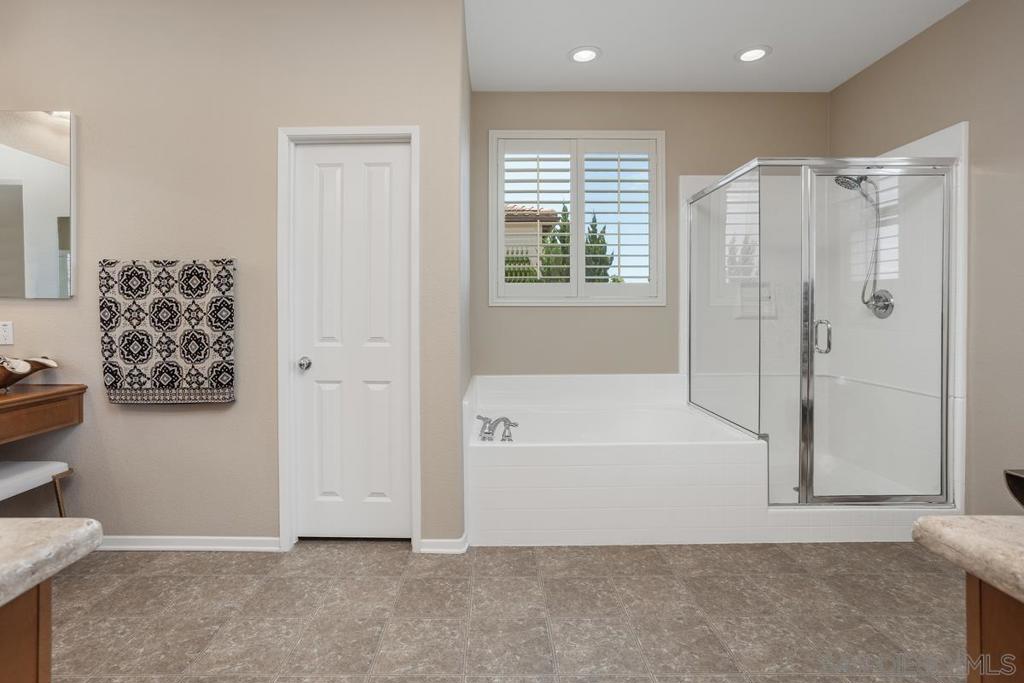 1079 Vista Pointe Blvd