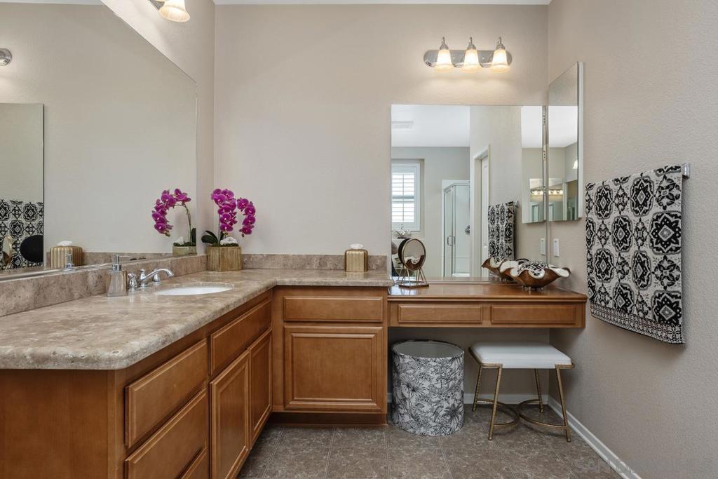 1079 Vista Pointe Blvd