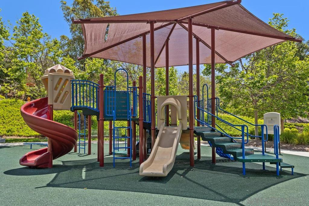 1079 Vista Pointe Blvd