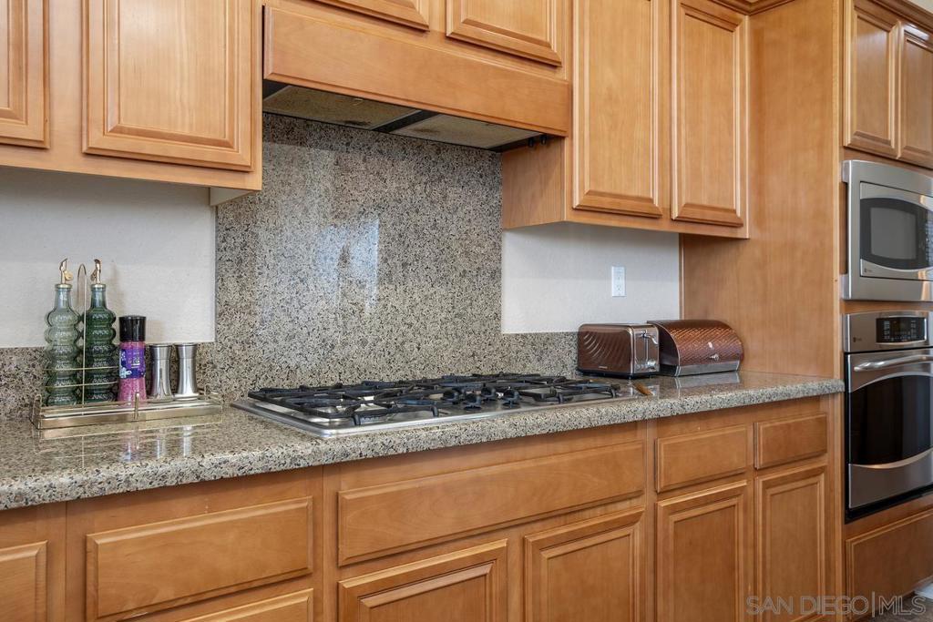 1079 Vista Pointe Blvd