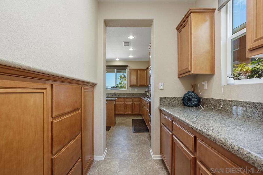 1079 Vista Pointe Blvd