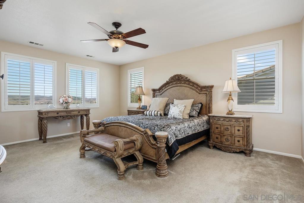 1079 Vista Pointe Blvd