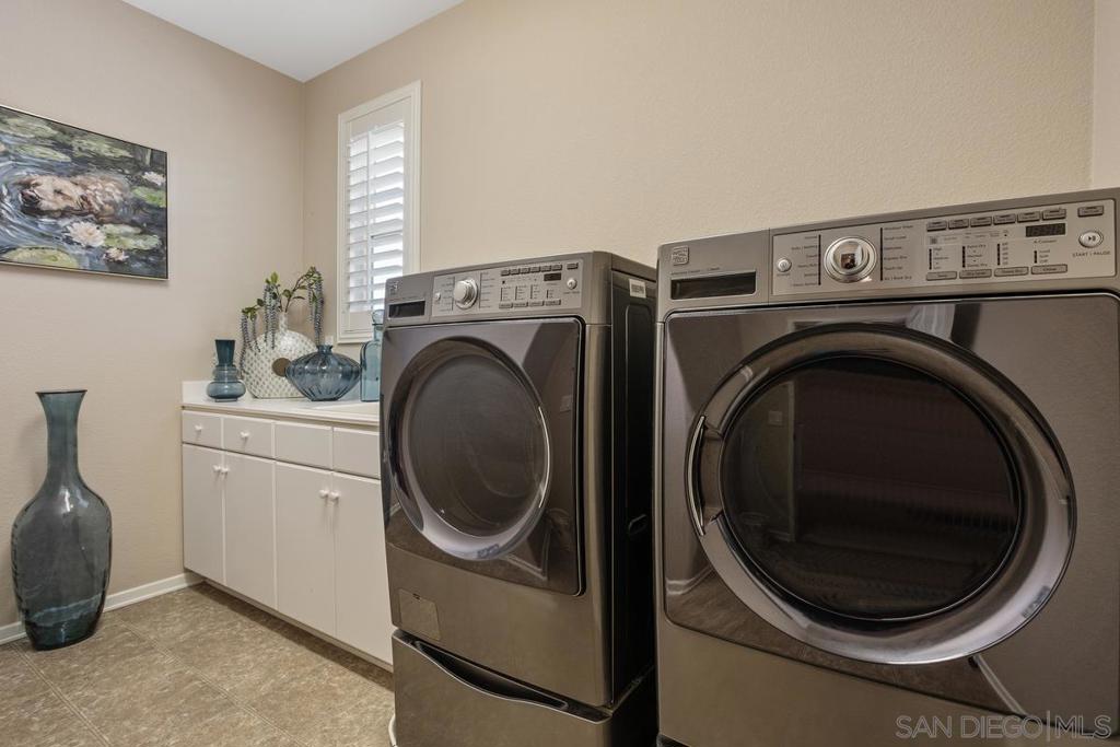 1079 Vista Pointe Blvd