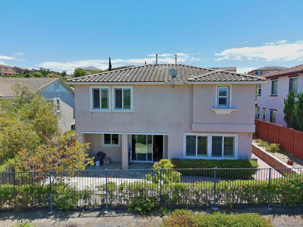 1079 Vista Pointe Blvd