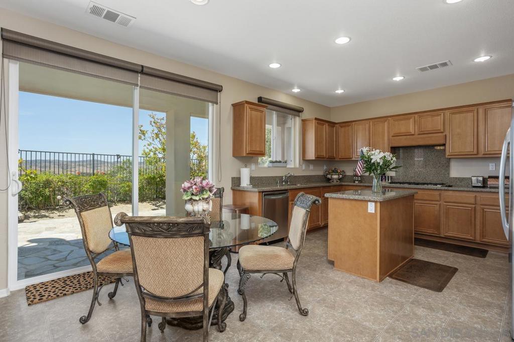 1079 Vista Pointe Blvd