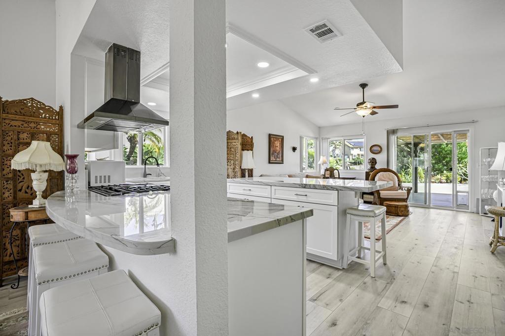 5241 Alamosa Park Dr