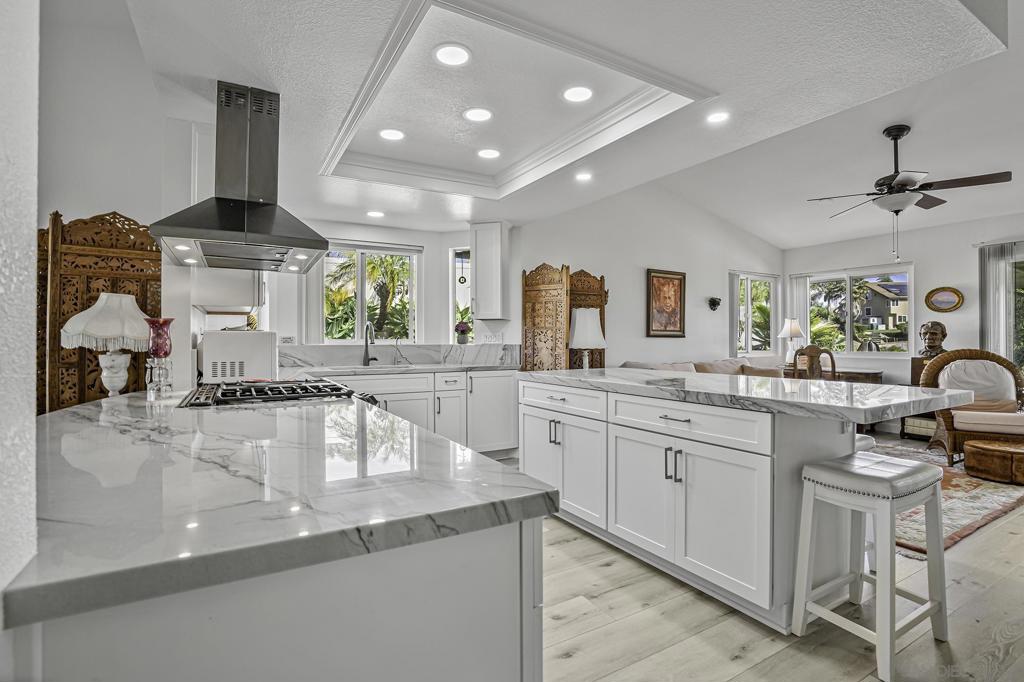 5241 Alamosa Park Dr