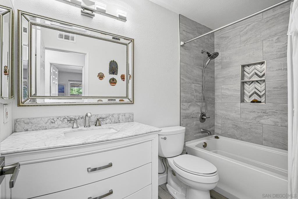 5241 Alamosa Park Dr