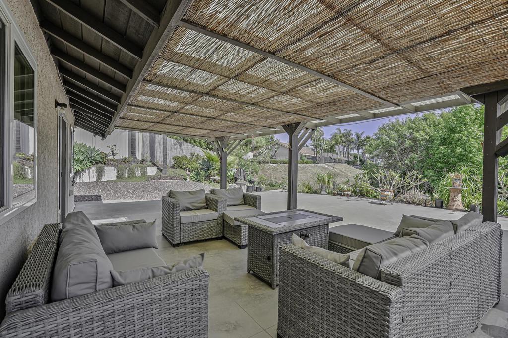 5241 Alamosa Park Dr