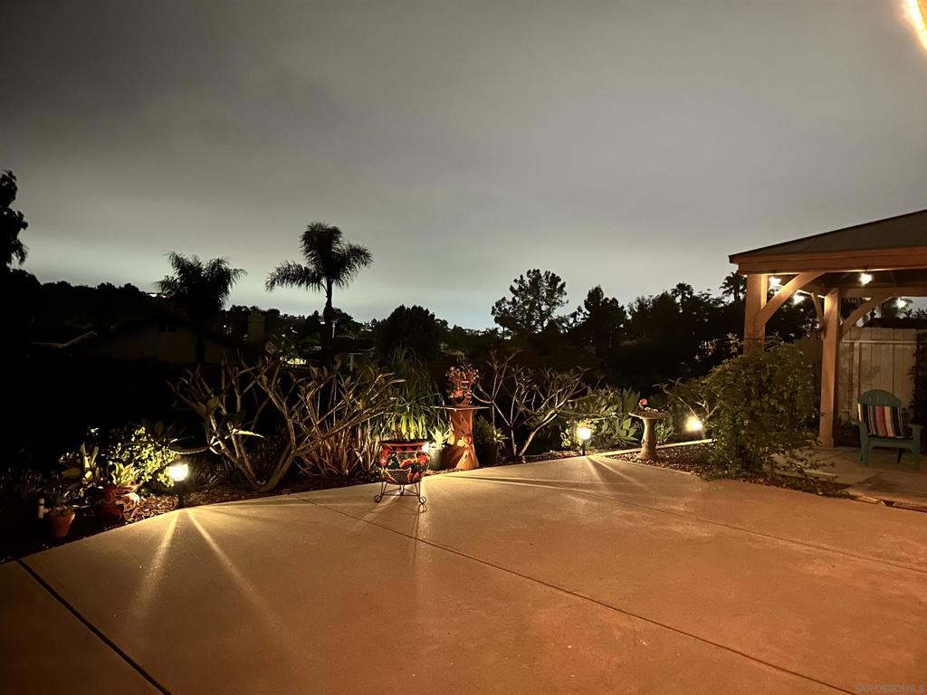 5241 Alamosa Park Dr