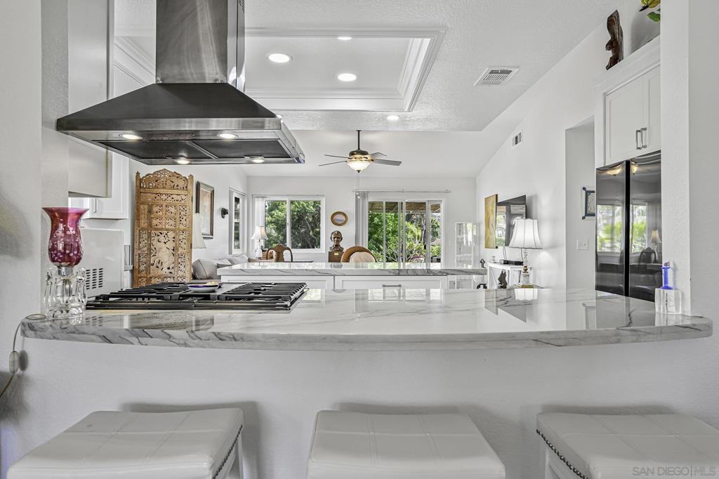 5241 Alamosa Park Dr