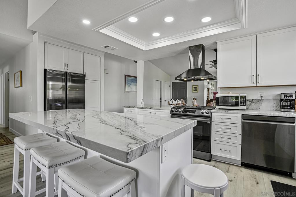 5241 Alamosa Park Dr