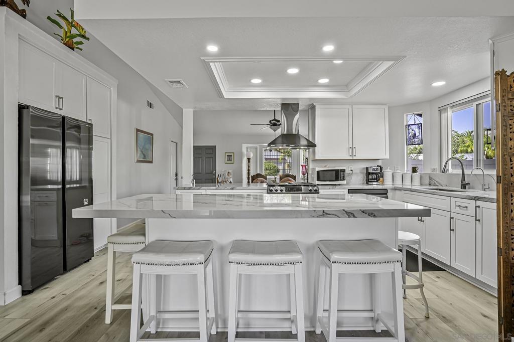 5241 Alamosa Park Dr