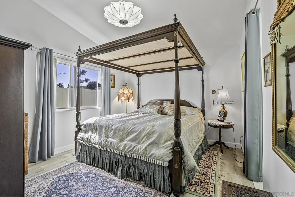 5241 Alamosa Park Dr