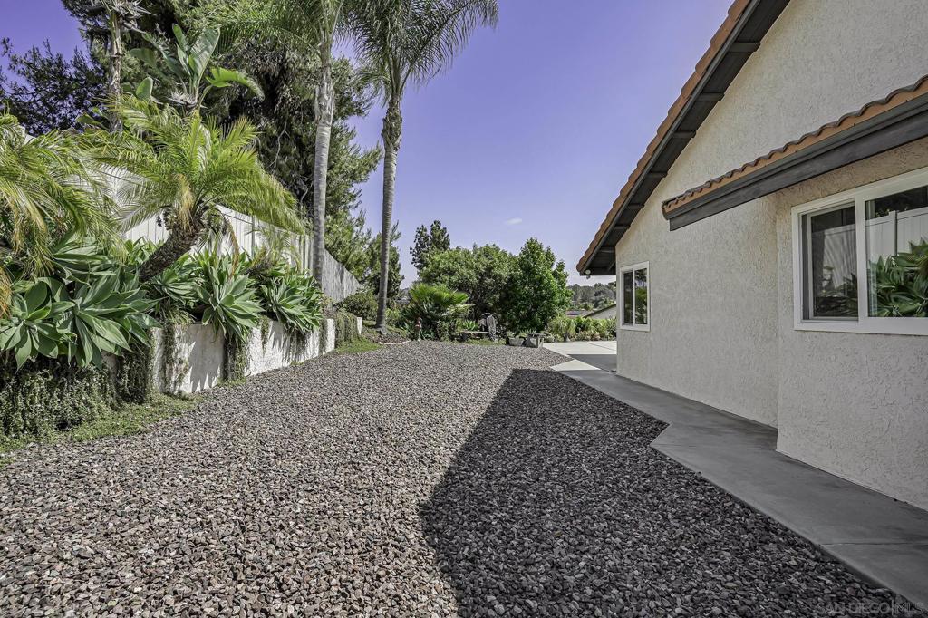 5241 Alamosa Park Dr