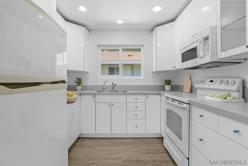 3760 Vista Campana S 48